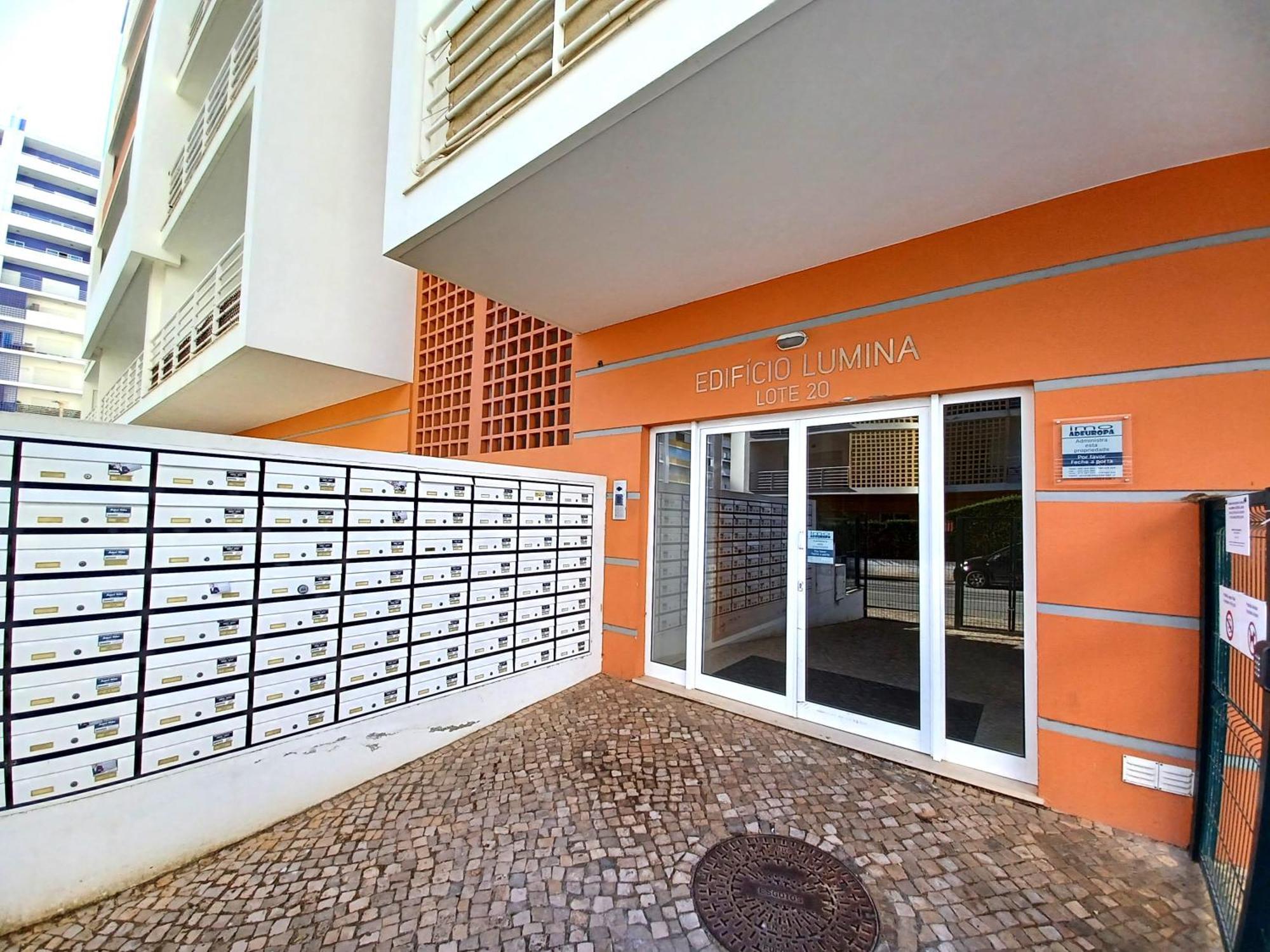 Edificio Lumina Sunshine Beach Apartment Portimão Exterior photo